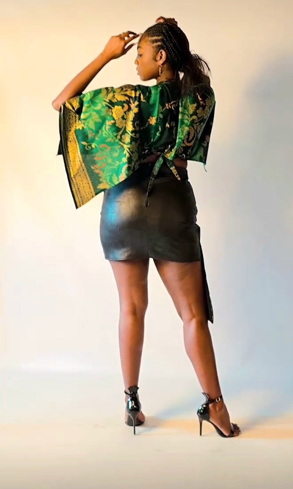 Ensemble Femme Wax Vert & Similicuir – Kimono & Jupe – vue 2 – S.Keïdgi