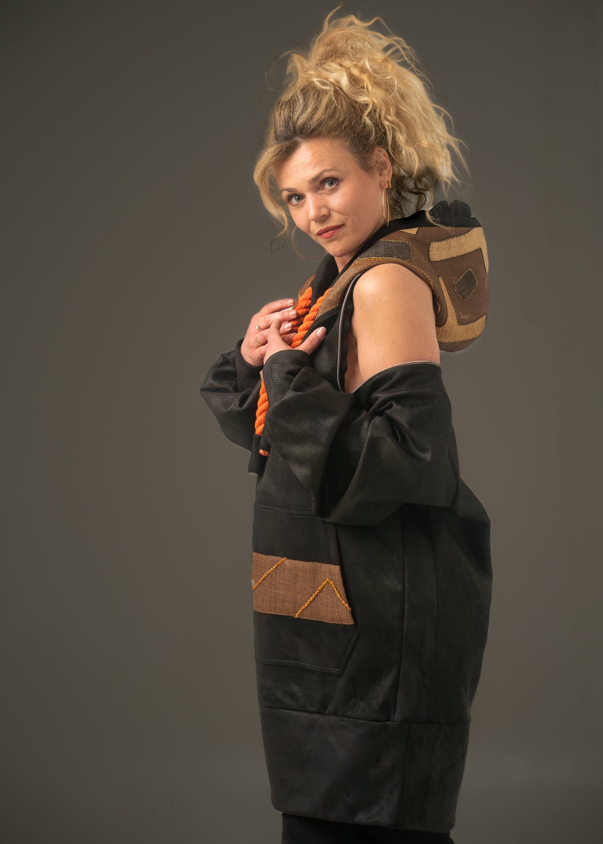 Hoodie Oversize Raw Statement – Afro-Chic – vue 3 – S.Keïdgi
