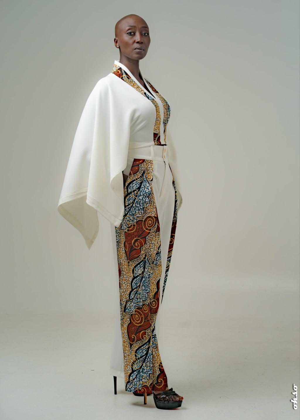 Cape Élégance NZAÉ – Wax Afro-Chic – vue 4 – S.Keïdgi