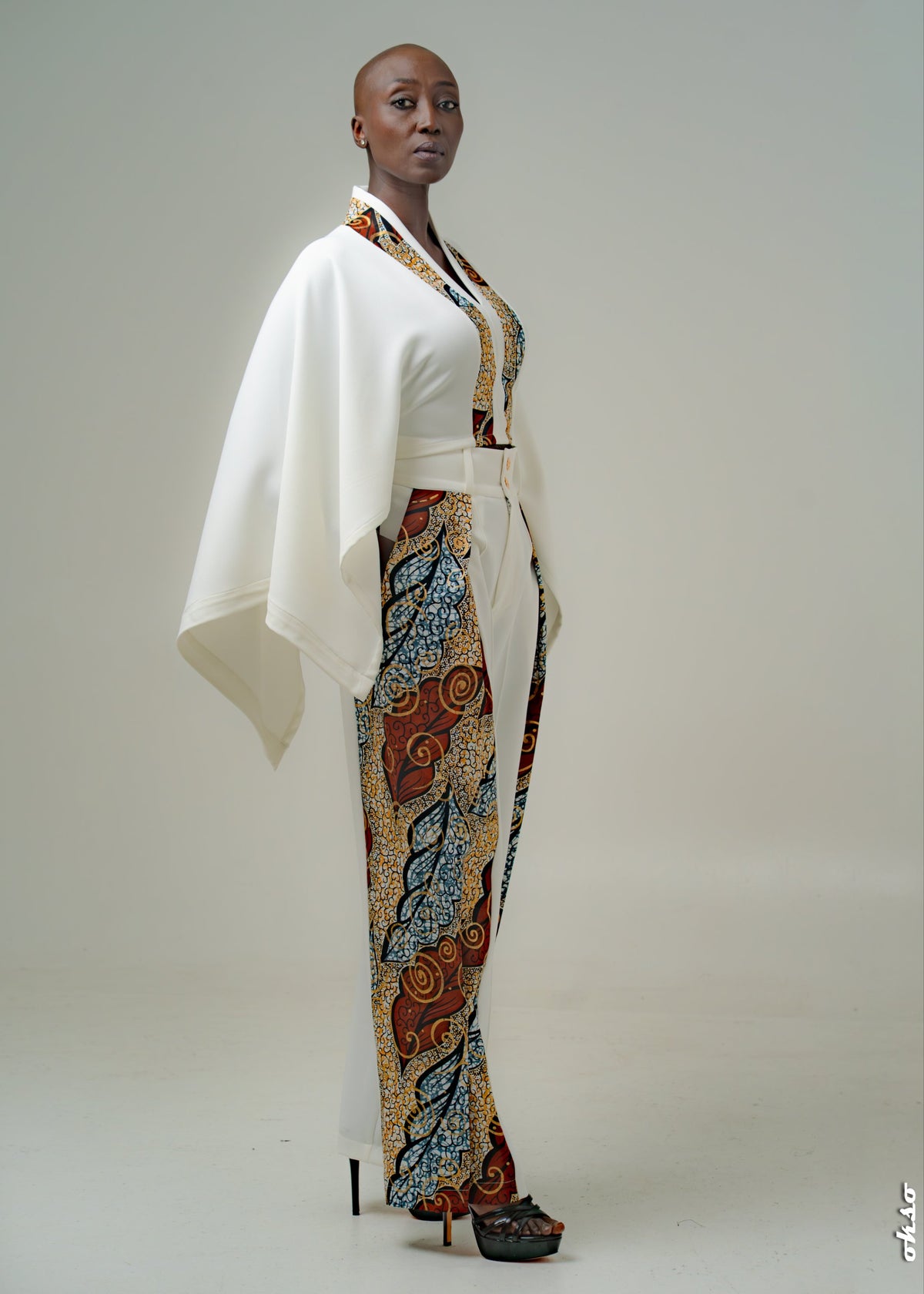 Cape Élégance NZAÉ – Wax Afro-Chic – vue 4 – S.Keïdgi